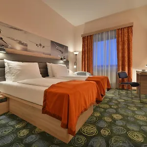 فندق Ramada Airport ****